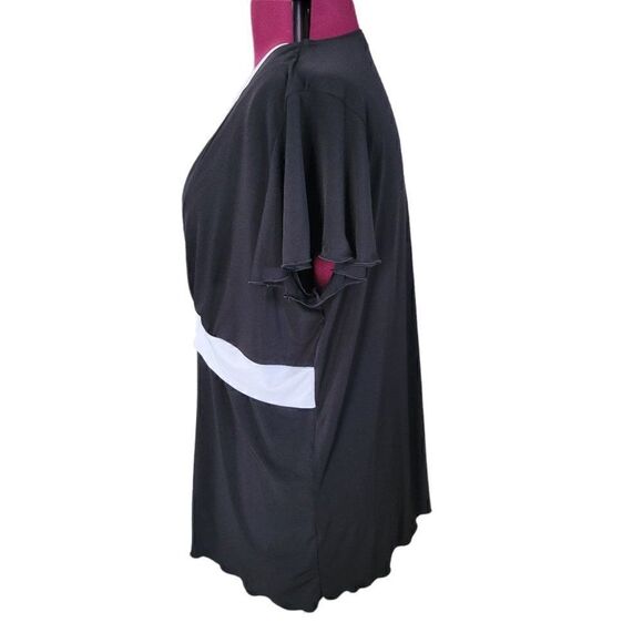 Cato Woman Black & White V-Neck Blouse (Size 22/24W) - Picture 3 of 6